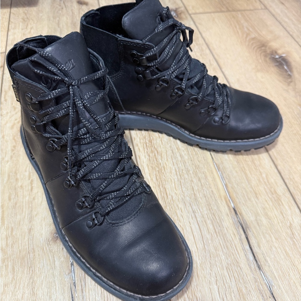 Danner Vertigo 917 Women's Waterproof Hiking Boots Sz 9 Run Bigger